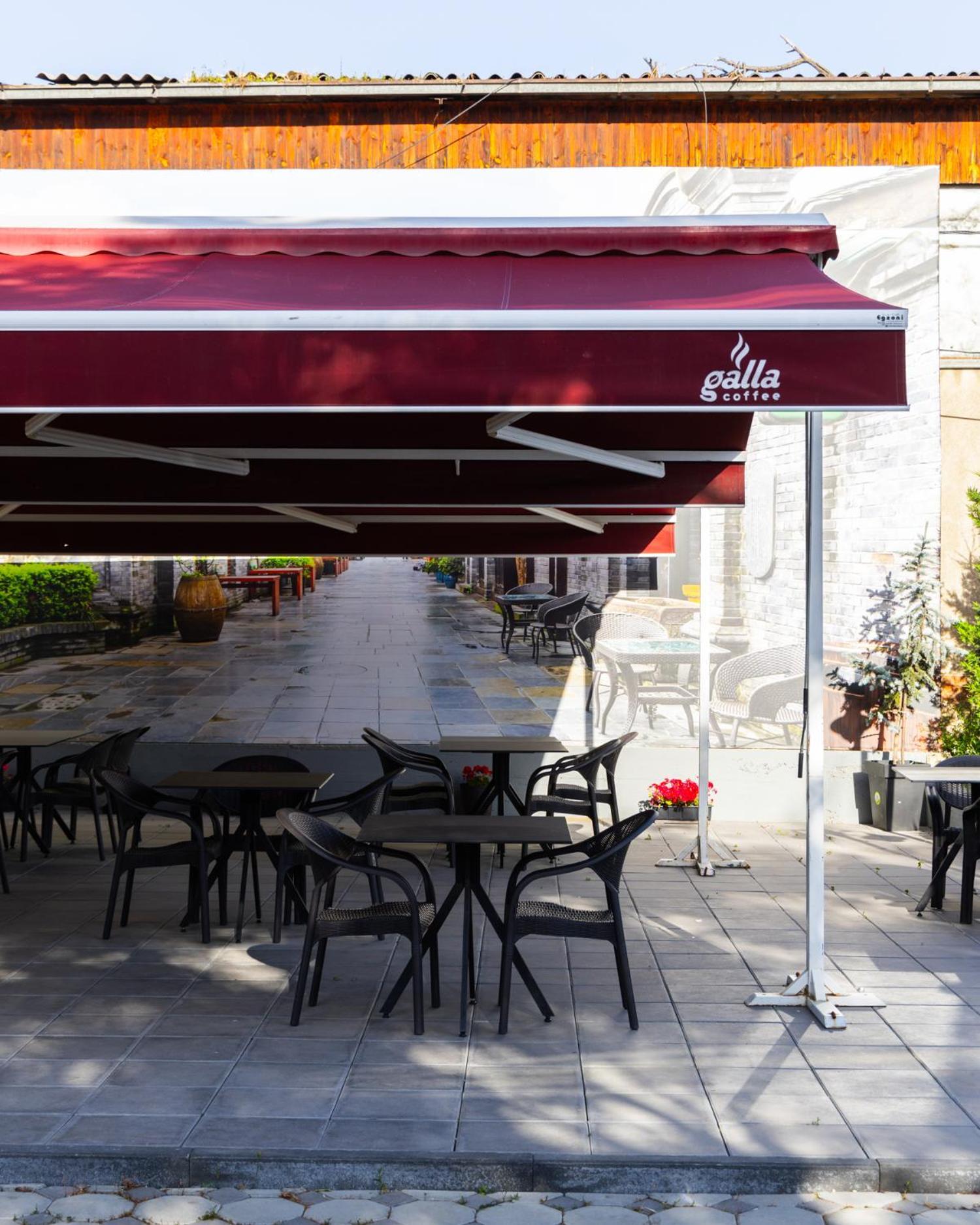 Vetus Hotel Pristina Exterior foto